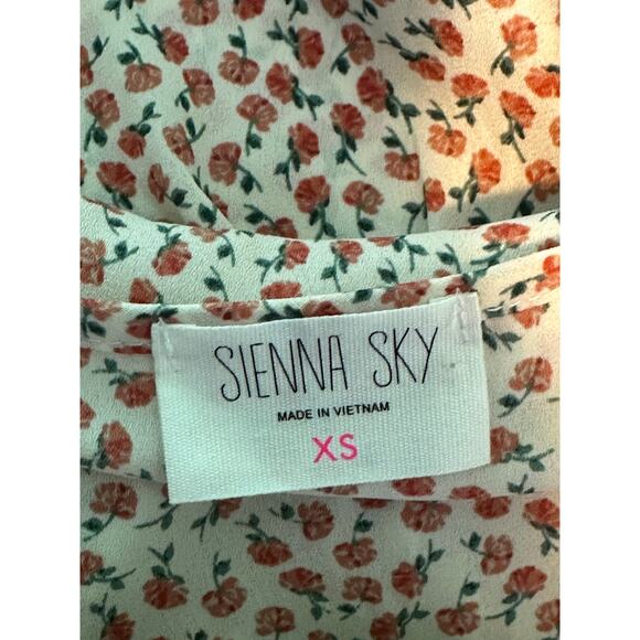 Sienna Sky White Red Floral V Neck Ruffle Blouse Size XS - Picture 3 of 12